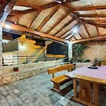 Dom wakacyjny Lovely In With Sauna