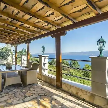 Lovely In With Sauna Dom wakacyjny Jesenice (Split-Dalmatia)